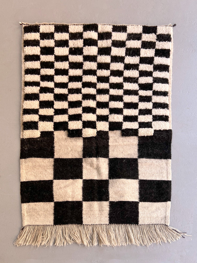 Anzal's Dimensional Lattice Rug - Salam Hello